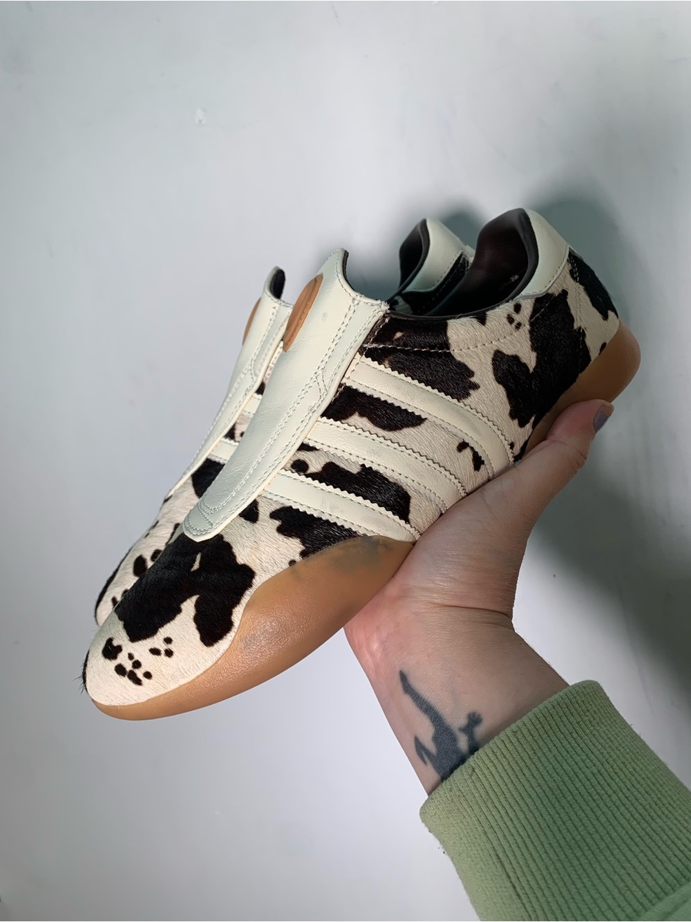 adidas Originals Taekwondo Mei sneakers in cow print real dyed cow fur size 9 - Picture 10 of 14